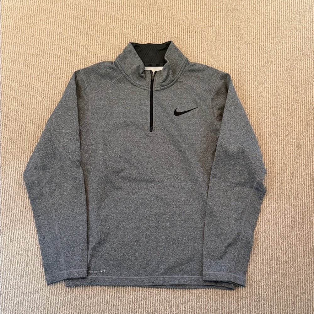 Nike Men’s Gray Quarter-Zip Performance Pullover
